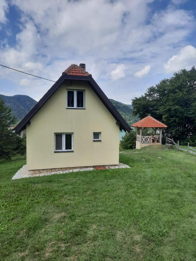 Kucica Na Tari *